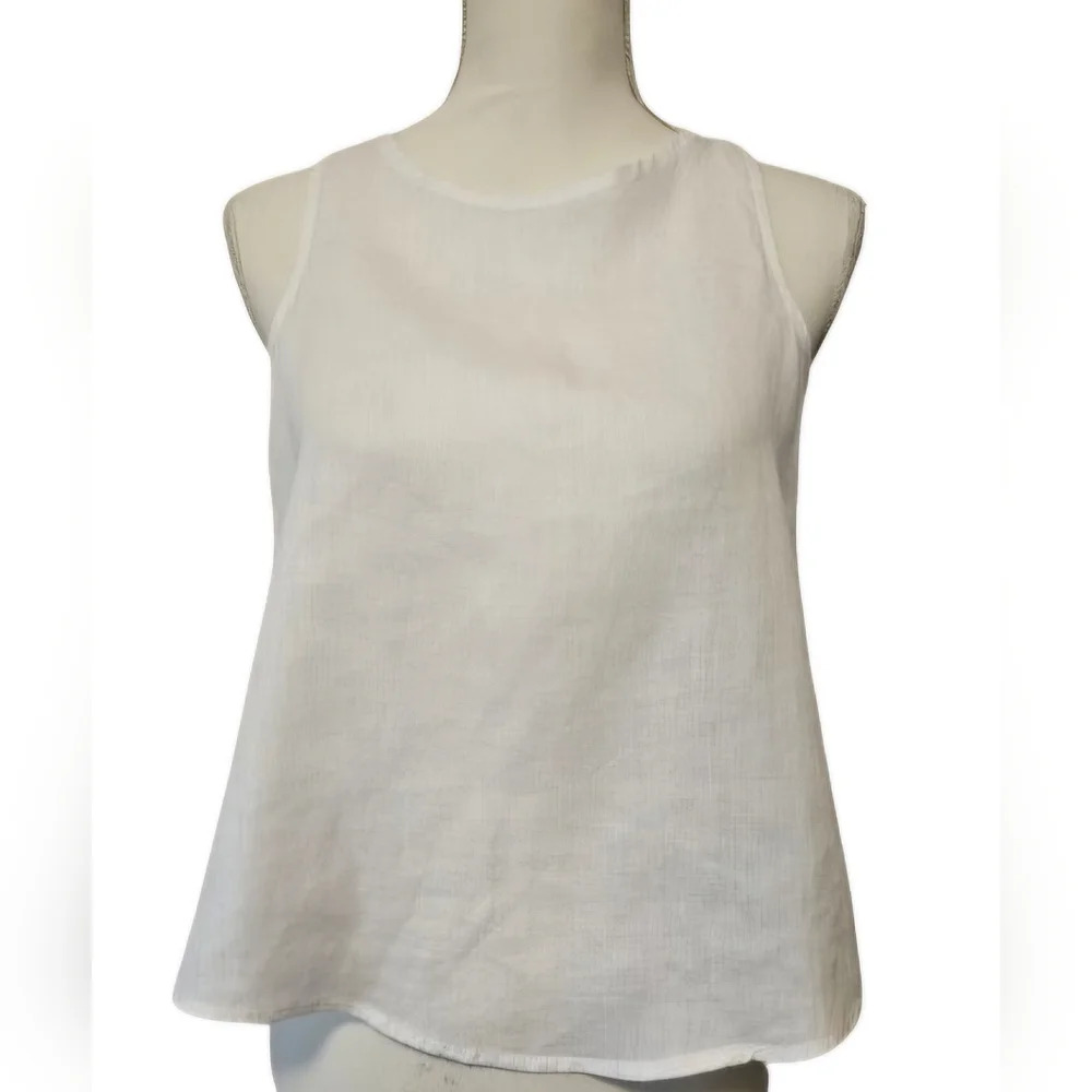 NWOT Isaac Mizrahi White Sleeveless Blouse